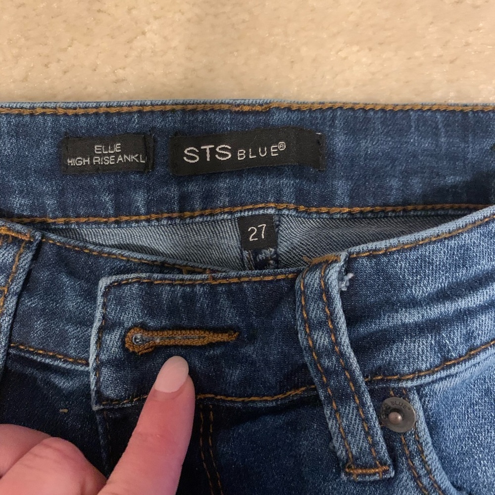 STS Blue Ellie High Rise Jeans Size 27 —like new!